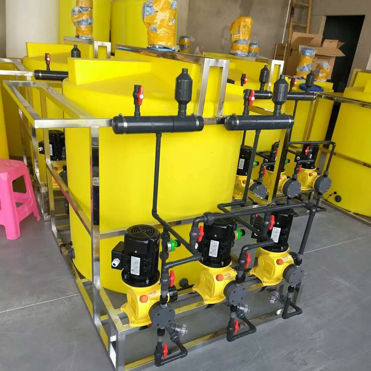 ���̰���